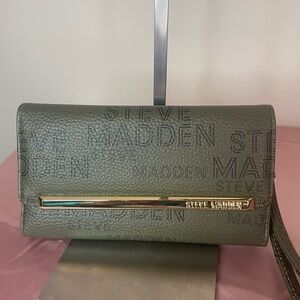 Authentic Steve Madden Olive Green Logo Wristlet with Gold Bar #067NC